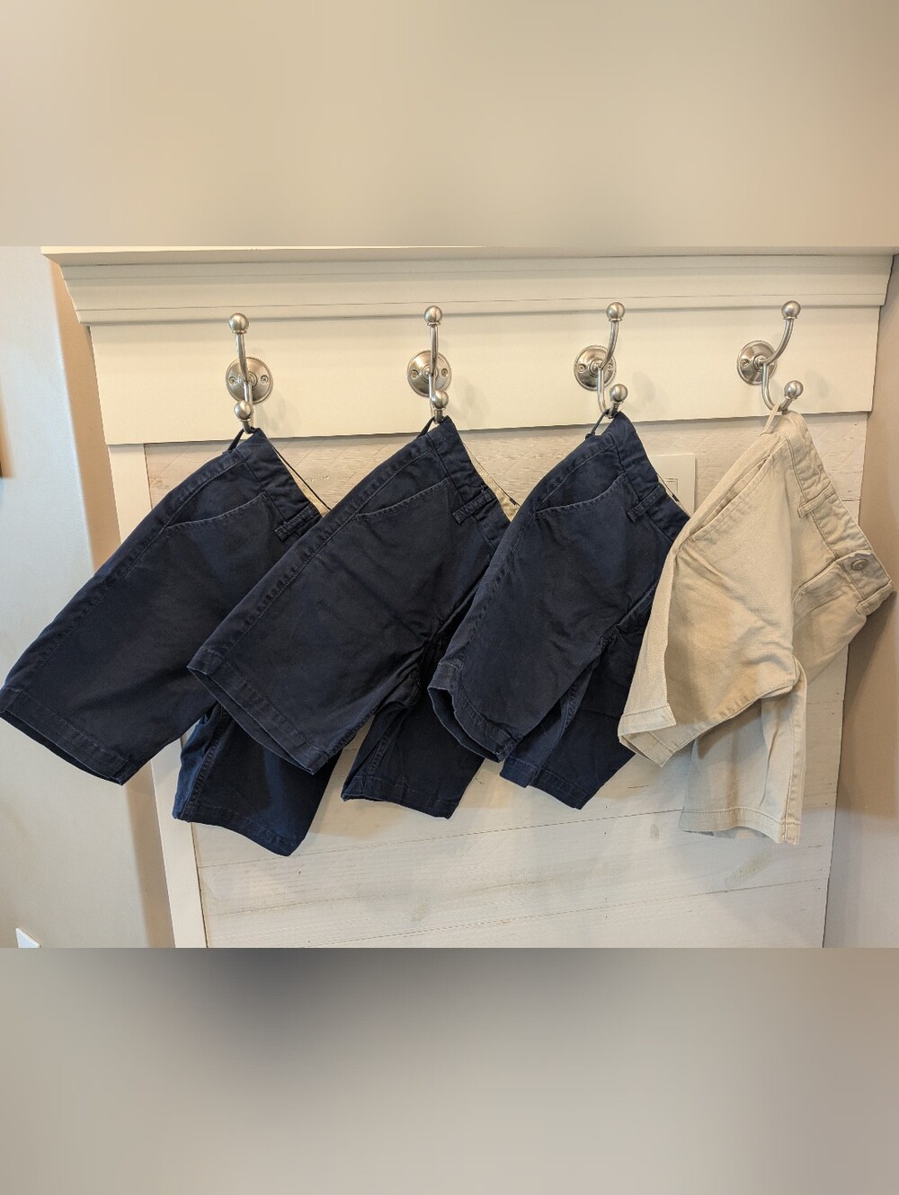 4️⃣ GAP Boys Chino Uniform Shorts in Navy (3) & Khaki (1); Size: 8